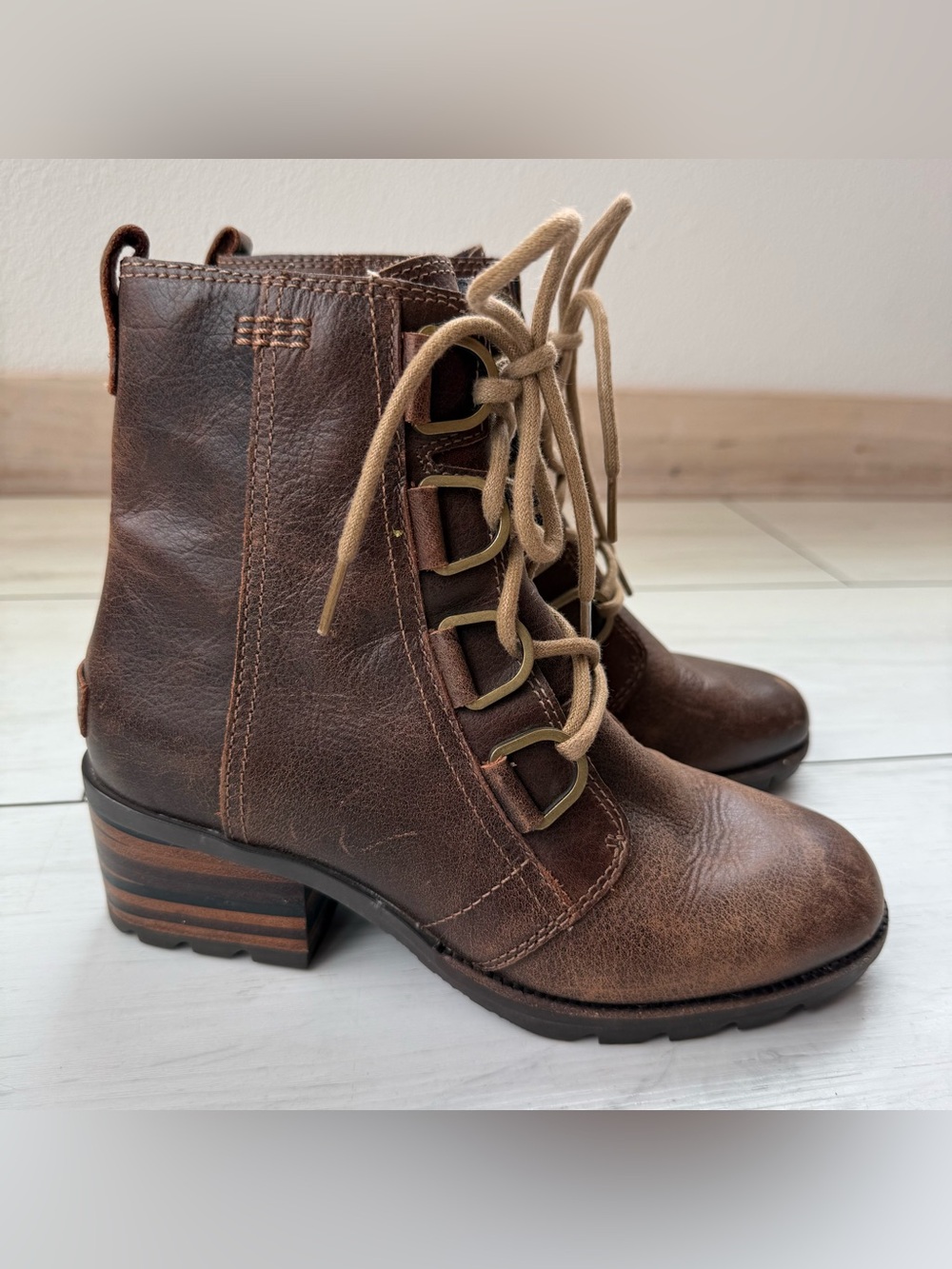 Sorel Cate Lace Up Lug Sole Boots Women's Size 6.5 Brown Leather Casual Booties